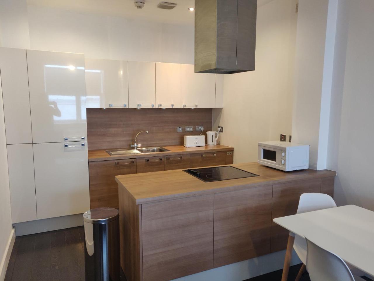 Canal Side Apartment By Serviced Living Liverpool Exterior photo